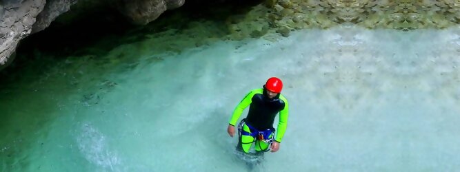 Trip Pauschal - Canyoning - Die Hotspots für Rafting und Canyoning. Abenteuer Aktivität in der Tiroler Natur. Tiefe Schluchten, Klammen, Gumpen, Naturwasserfälle.