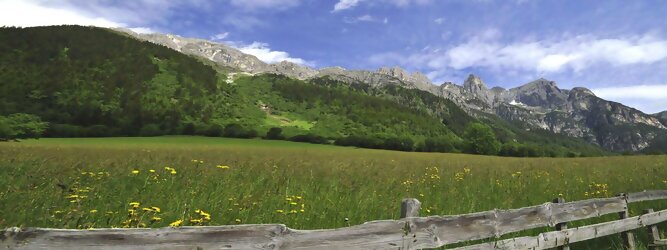 Pauschal Tirol - Region Wipptal auf die Reise - Wunschliste! Finde die besten Sehenswürdigkeiten der Region Wipptal, Erlebnisse und gemütlichen Unterkünfte der Hotels in der Tiroler Region Wipptal. Lust bei einem Last Minute Urlaub, die Region Wipptal zu erkunden? Buche günstige Unterkünfte in der Region Wipptal mit herrlichen Blick auf die Berge. Region Wipptal Urlaub Angebote ob Hotel mit Halbpension, Unterkunft mit Frühstück oder flexibel & spontan bleiben und eine große Auswahl an Ferienhäuser - Ferienwohnungen in der Region Wipptal für den perfekten Urlaub vergleichen & buchen. Die Highlights finden, Tagesausflüge - Erlebnisse planen, die sich hervorragend eigenen zum Geschichten erzählen. Einen unvergesslichen Familienurlaub in der Region Wipptal in einer Ferienwohnung verbringen und dabei die besten Urlaubsangebote aller Orte in der Region Wipptal erhalten. Beliebte Orte für eine Urlaubsbuchung in der Region Wipptal: Gries am Brenner, Gschnitz, Matrei am Brenner, Mühlbachl, Navis, Obernberg am Brenner, Pfons, Schmirn, Stafflach, Steinach am Brenner, Trins und Vals