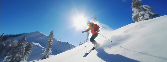 Trip Pauschal Reiseideen Skiurlaub - Die Berge der Alpen, tiefverschneite Landschaftsidylle, überwältigende Naturschönheiten, begeistern Skifahrer, Snowboarder und Wintersportler aller Couleur gleichermaßen wie Schneeschuhwanderer, Genießer und Ruhesuchende. Es ist still geworden, die Natur ruht sich aus, der Winter ist ins Land gezogen. Leise rieseln die Schneeflocken auf Wiesen und Wälder, die Natur sammelt Kräfte für das nächste Jahr. Eine Pferdeschlittenfahrt durch den Winterwald und über glitzernd kristallweiße Sonnen-Plateaus lädt ein, zu romantischen Träumereien, und ist Erholung für Körper & Geist & Seele. Verweilen in einer urigen Almhütte bei Glühwein & Jagertee & deftigen kulinarischen Köstlichkeiten. Die Freude auf den nächsten Winterurlaub ist groß.